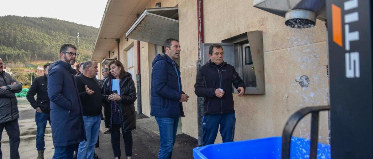  Alfonso Villares destaca a aposta da Xunta na mellora dos equipamentos nos portos pesqueiros para mellorar as condicións de traballo dos profesionais 