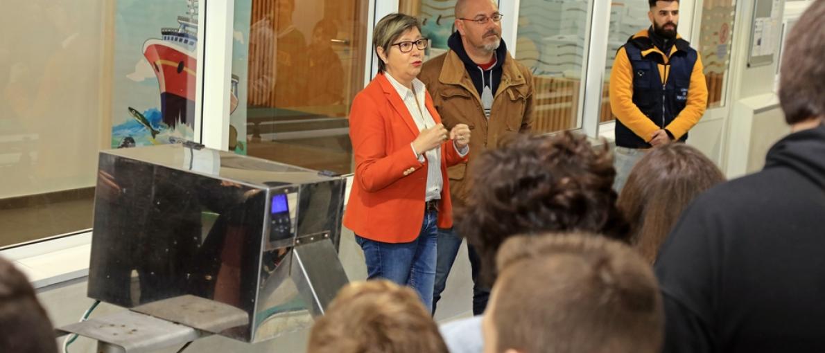  Niños de Pontevedra conocen el sector pesquero gallego de la mano del programa 'El sabor de la aventura está en el mar'