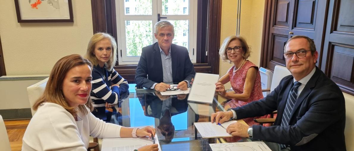 Galicia, Estremadura e País Vasco entregan ao Goberno central o manifesto pola seguridade xurídica do planeamento urbanístico que apoian 13 comunidades