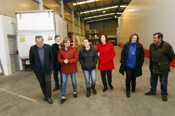 La conselleira del Mar, Rosa Quintana, visitó las instalaciones de la empresa Conxelugo